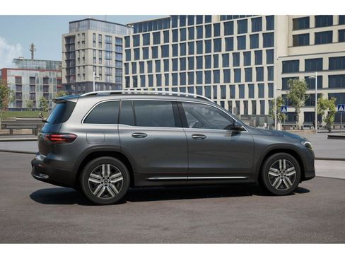 Used 2025 Mercedes-Benz EQB 250+ image 17