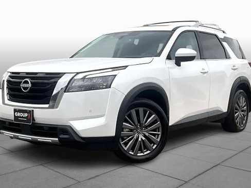 Certified 2025 Nissan Pathfinder SL w/ SL Premium Package image 1