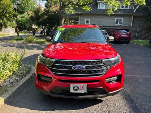 Used 2020 Ford Explorer XLT w/ Comfort Package AWD/4WD image 8