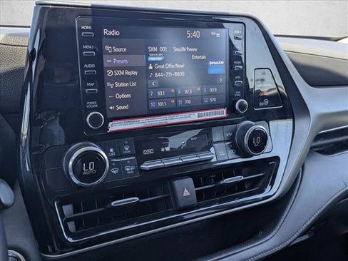 Used 2022 Toyota Highlander LE FWD image 14