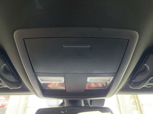 Used 2017 Dodge Challenger R/T image 16