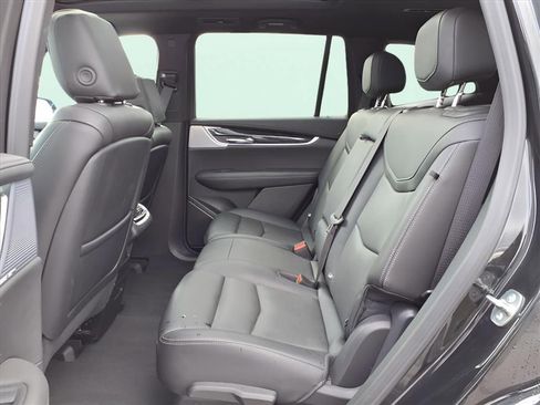 Used 2024 Cadillac XT6 Premium Luxury image 24