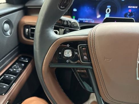 Used 2025 Lincoln Aviator Reserve w/ Jet Appearance Package AWD/4WD image 24