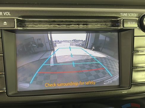 Used 2013 Toyota RAV4 Limited AWD/4WD image 23