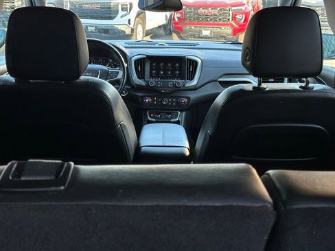 Used 2022 GMC Terrain SLT image 9