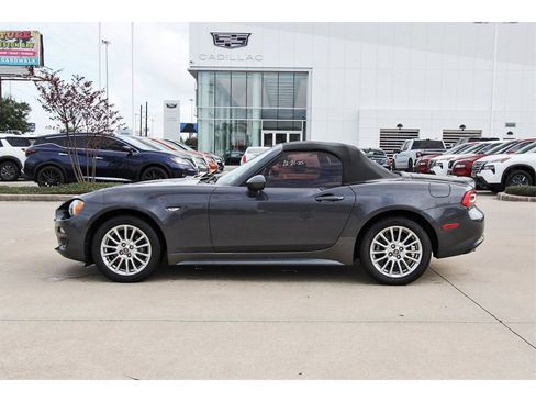 Used 2018 FIAT 124 Spider Classica image 3