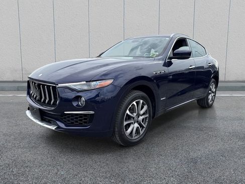 Used 2019 Maserati Levante GranLusso AWD/4WD image 3