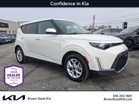 Certified 2024 Kia Soul LX w/ Option Group 015 image 1