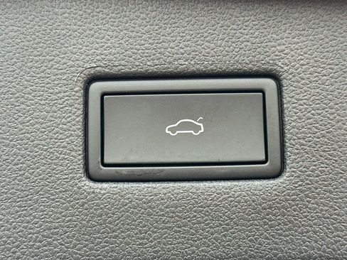 Used 2024 Volkswagen Tiguan Wolfsburg Edition FWD image 12