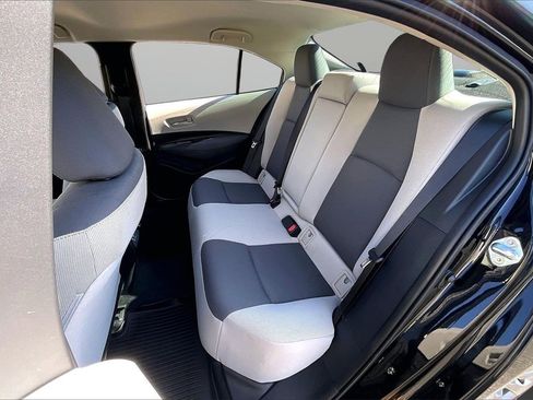 Used 2025 Toyota Corolla LE image 22