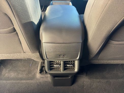 Used 2025 Chevrolet Equinox LT image 24