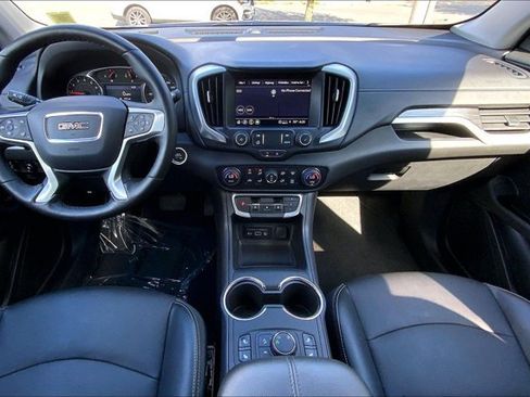 Used 2024 GMC Terrain SLT AWD/4WD image 15