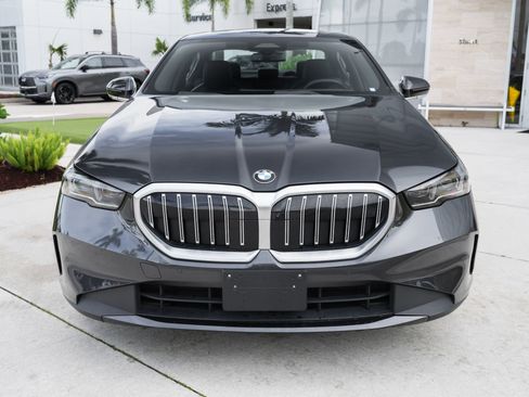 Used 2024 BMW 530i RWD image 4