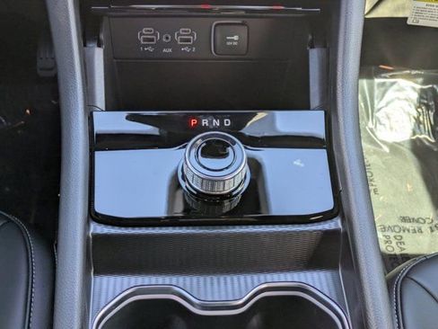 New 2025 Jeep Grand Cherokee Limited w/ Black Appearance Package image 17