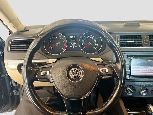 Used 2015 Volkswagen Jetta SE FWD image 11