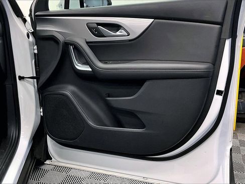 Used 2022 Chevrolet Blazer LT image 25
