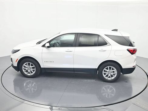 Used 2024 Chevrolet Equinox LT AWD/4WD image 35