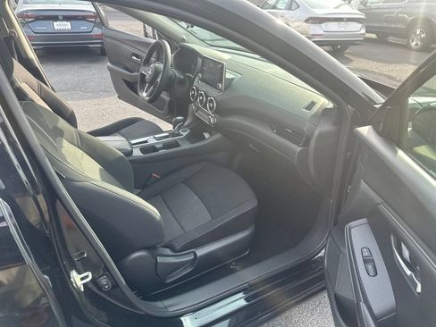 Used 2024 Nissan Sentra SV FWD image 13