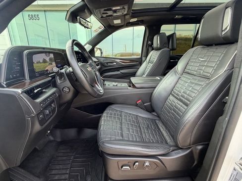 Used 2022 Cadillac Escalade Sport Platinum AWD/4WD image 9
