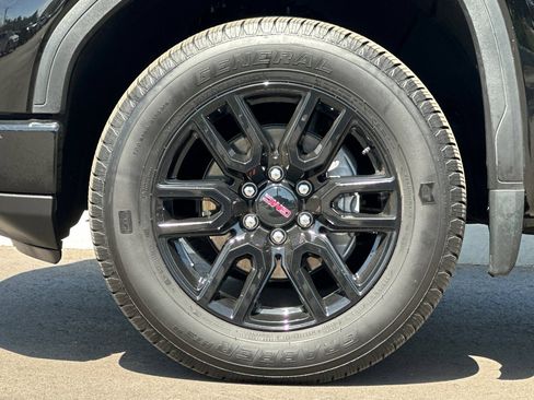 Used 2024 GMC Sierra 1500 Pro w/ Graphite Edition AWD/4WD image 35