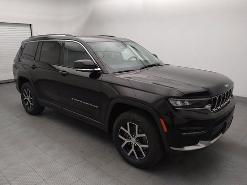 Used 2023 Jeep Grand Cherokee L Limited AWD/4WD image 11