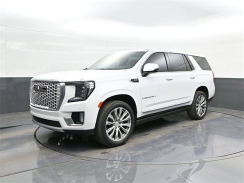 Used 2024 GMC Yukon XL AT4 w/ Technology Package image 32
