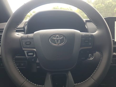 Used 2026 Toyota Camry SE FWD image 20