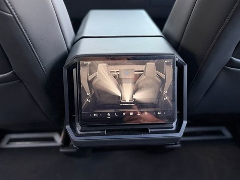 Used 2024 Tesla Cybertruck AWD Crew Cab image 49