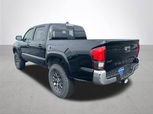 Used 2023 Toyota Tacoma SR5 w/ Black Out Package (TMS) AWD/4WD image 9