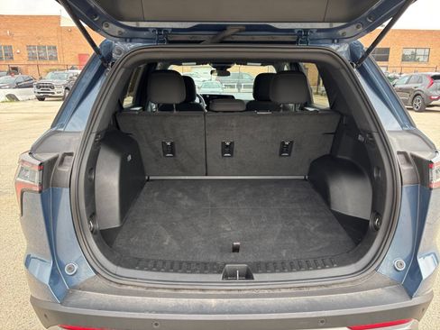 Used 2025 Chevrolet Equinox LT FWD image 32