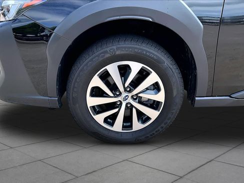 Used 2024 Subaru Outback Premium AWD/4WD image 13