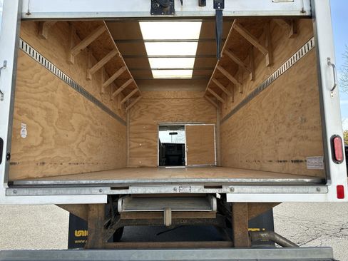 Used 2022 GMC Savana 3500 w/ Power Convenience Package image 10