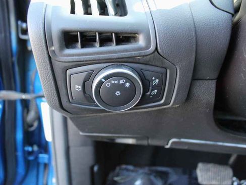 Used 2018 Ford Focus SE FWD image 13