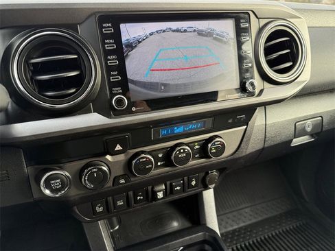 Used 2021 Toyota Tacoma TRD Off-Road w/ Technology Package image 17