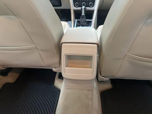 Used 2012 Volkswagen Passat 2.5 SE FWD image 19