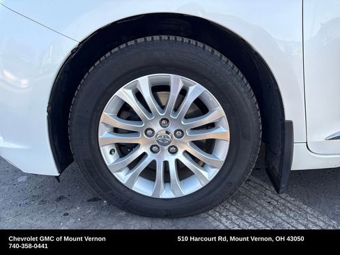 Used 2017 Toyota Sienna L image 14