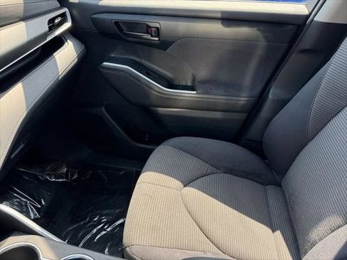 Used 2023 Toyota Highlander L FWD image 60