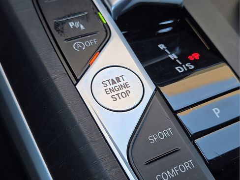 Used 2024 BMW 330i Sedan w/ Convenience Package image 31