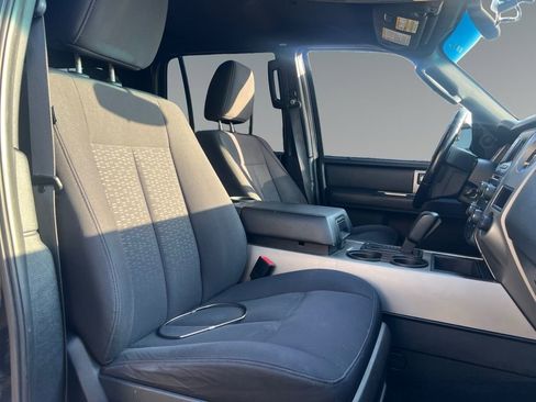 Used 2015 Ford Expedition XLT image 15