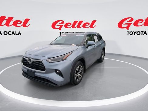 Used 2022 Toyota Highlander XLE image 4