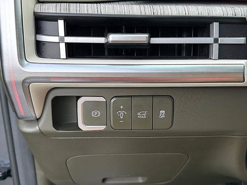 Certified 2025 Hyundai Santa Fe Calligraphy image 18