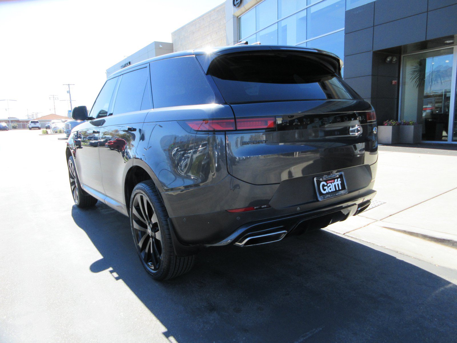 Used 2023 Land Rover Range Rover Sport SE AWD/4WD image 5