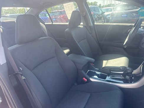 Used 2017 Honda Accord LX image 21