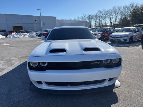 Used 2019 Dodge Challenger SRT Hellcat image 2