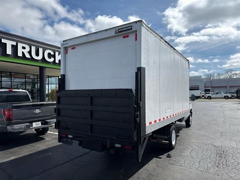 Used 2019 Ford E-350 and Econoline 350 Super Duty image 7