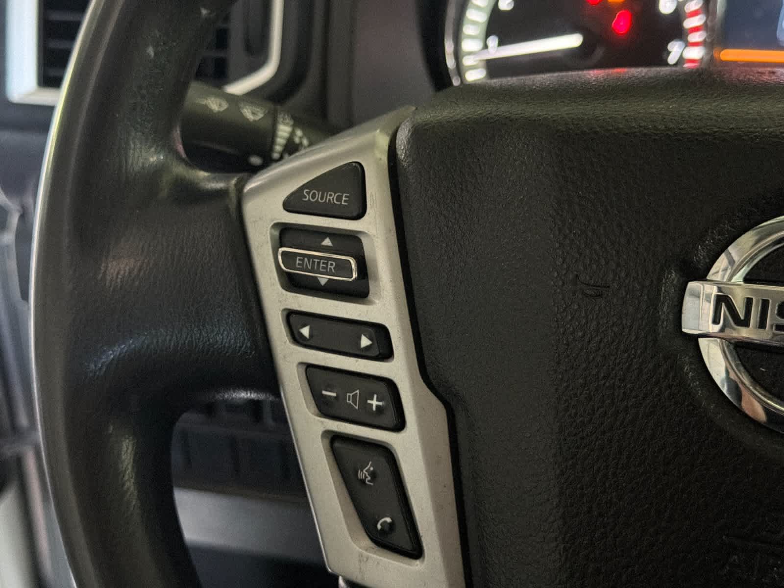 Used 2019 Nissan Titan S AWD/4WD image 24