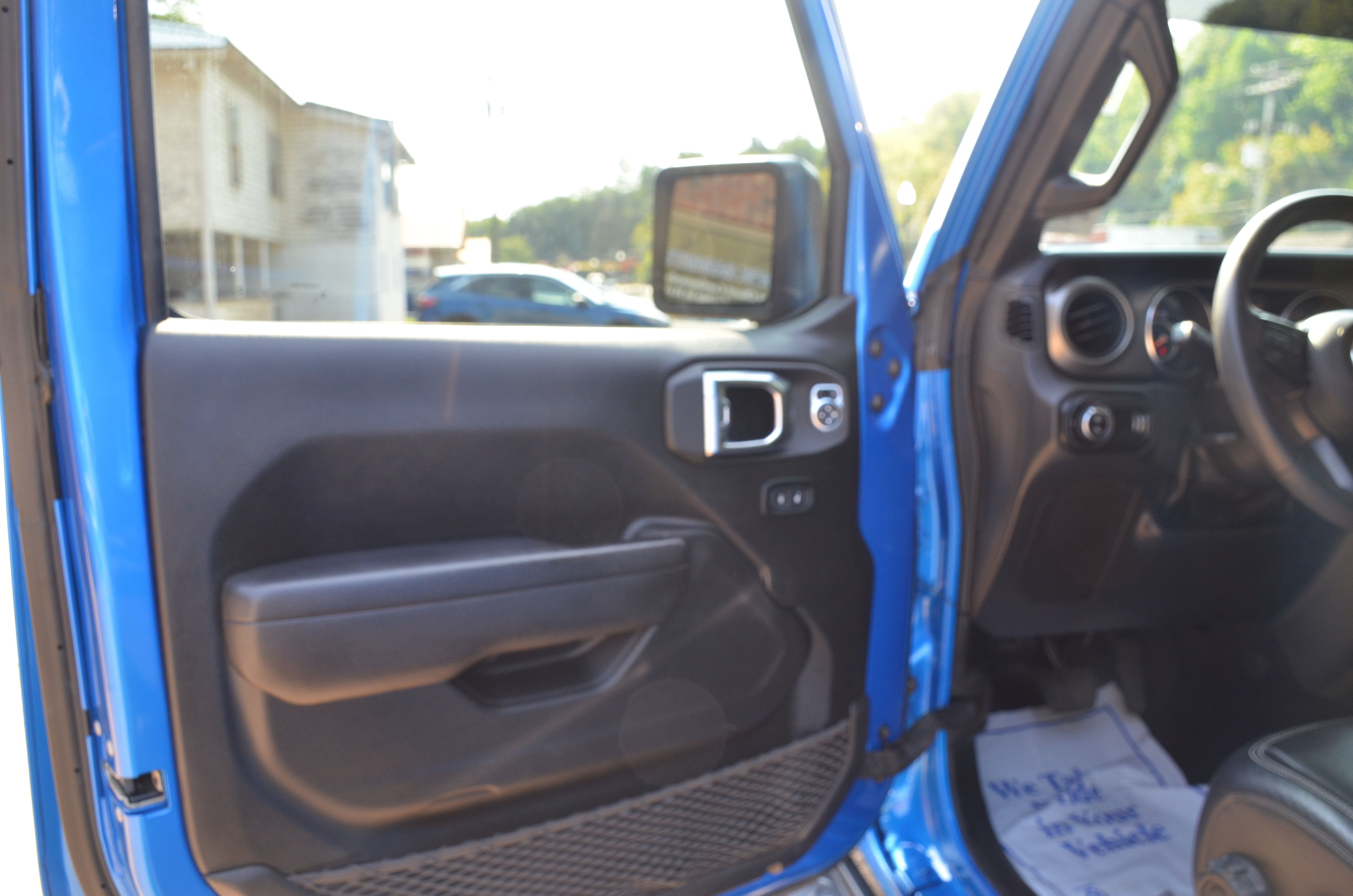 Used 2023 Jeep Gladiator Sport AWD/4WD image 27