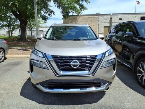 Used 2021 Nissan Rogue Platinum FWD image 3