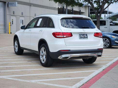 Used 2018 Mercedes-Benz GLC 300 4MATIC image 4