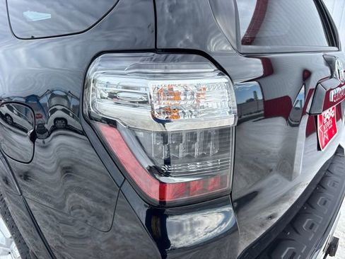 Used 2017 Toyota 4Runner SR5 image 18